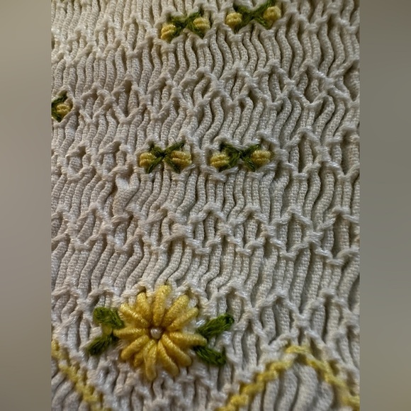 WELL DRESSED WOLF 3T Smocked dress, Yellow & White. Puff Sleeve, Pockets, Bows! - Picture 10 of 10